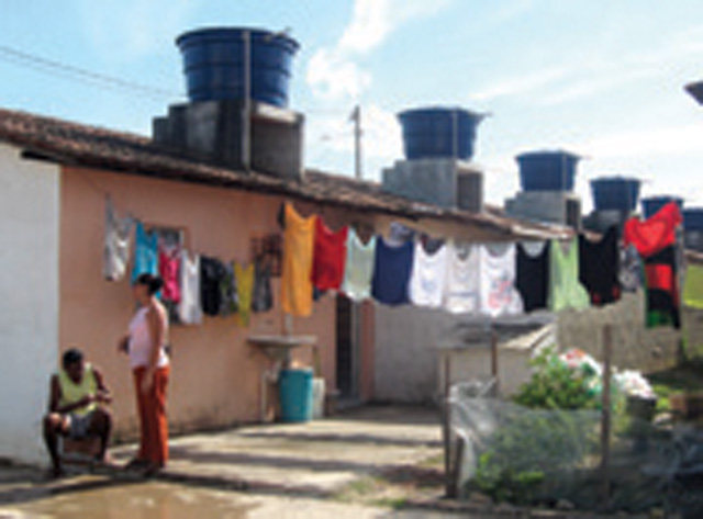 FASE was instrumental in bringing Mr. Kothari to Recife in 2004 and helped to develop the two housing projects. This complex is named after Dom Helder Câmara, former Archbishop of Recife and champion of the poor.