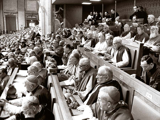 (Credit: Photo Service – L’Osservatore Romano)
Nostra Aetate (Declaration on the Relationship of the Church to Non-Christian Religions), passed by a vote of 2,221 to 88 of the assembled bishops at Vatican II.