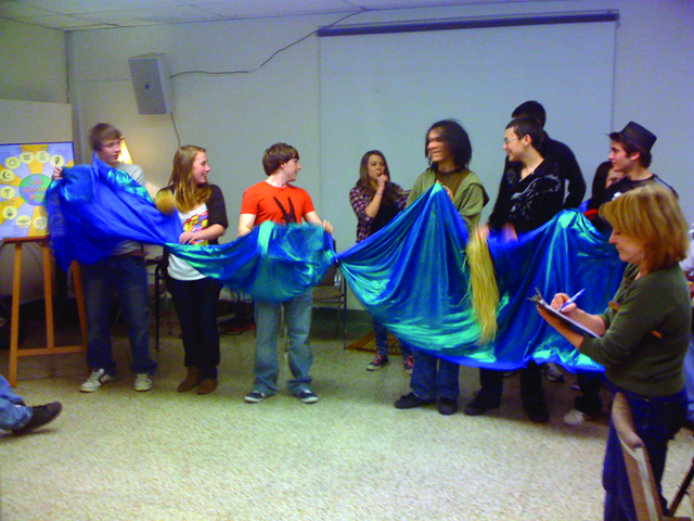 At Scarboro’s Mission Centre, part of its central house in Toronto, students perform a Golden Rule skit using the element of water. Mission Centre coordinator Kathy Murtha (right) and her team facilitate World Religions retreat days for Catholic high school students