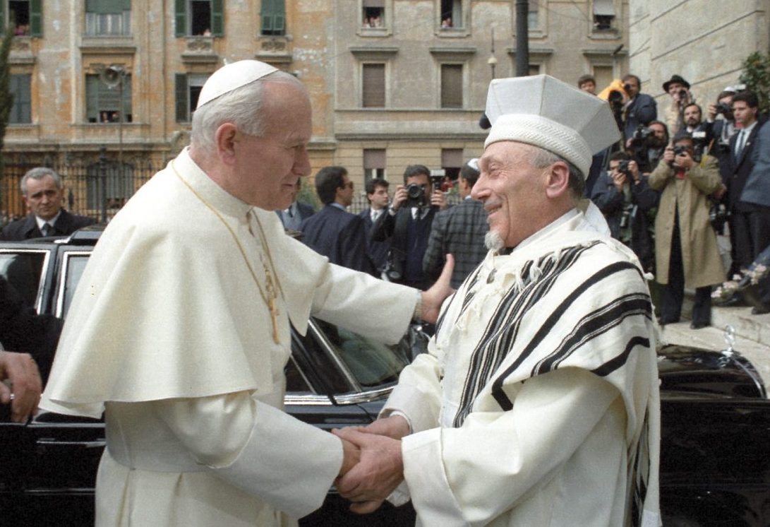Rome’s Chief Rabbi – Elio Toaff – welcomes John Paul II; the first papal visit to Rome’s Grand Synagogue. 1986 Rome’s Chief Rabbi – Elio Toaff – welcomes John Paul II; the first papal visit to Rome’s Grand Synagogue. 1986